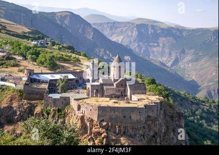 Luftaufnahme des Tatev-Klosterkomplexes im Dorf Tatev, Armenien Stockfoto
