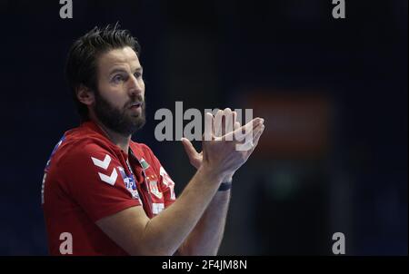 Magdeburg, Deutschland. März 2021, 21st. Handball, Bundesliga, SC Magdeburg - Füchse Berlin, Matchday 22: Magdeburger Trainer Bennett Wiegert Gesten. Quelle: Ronny Hartmann/dpa-Zentralbild/dpa/Alamy Live News Stockfoto