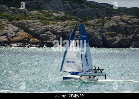 Big Boat Sailing Race M32 Katamaran Wettbewerb in Marstrand Schweden Stockfoto