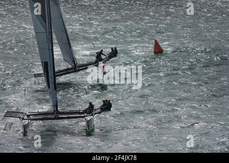 Big Boat Sailing Race M32 Katamaran Wettbewerb in Marstrand Schweden Stockfoto