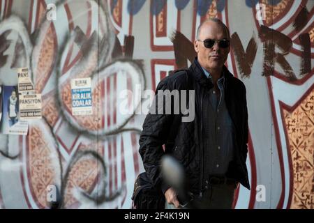 MICHAEL KEATON in AMERICAN ASSASSIN (2017), Regie: MICHAEL CUESTA. Copyright: Nur für redaktionelle Verwendung. Keine Verkaufsförderung oder Buchumschläge. Dies ist ein öffentlich verteiltes Handout. Nur Zugriffsrechte, keine Lizenz des Urheberrechts. Nur zu vervielfältigen in Verbindung mit der Promotion dieses Films. Kredit: LIONSGATE/CBS FILME / SCHWARZ, CHRISTIAN / Album Stockfoto
