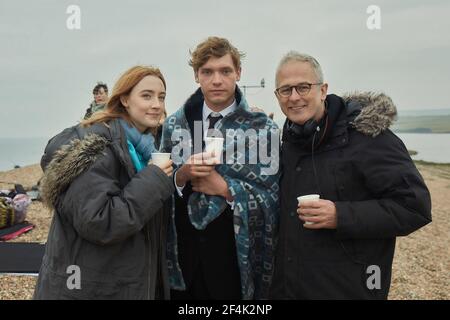 SAOIRSE RONAN, BILLY HOWLE und DOMINIC COOKE in ON CHESIL BEACH (2017), Regie DOMINIC COOKE. Copyright: Nur für redaktionelle Verwendung. Keine Verkaufsförderung oder Buchumschläge. Dies ist ein öffentlich verteiltes Handout. Nur Zugriffsrechte, keine Lizenz des Urheberrechts. Nur zu vervielfältigen in Verbindung mit der Promotion dieses Films. Bild: BBC Films/Number 9 Films / Album Stockfoto