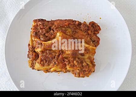 Lasagne al ragù di carne e pomodoro vista da sopra Stockfoto