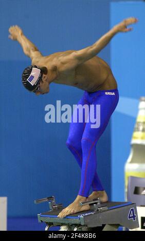 USA Olympia-Goldmedaillengewinner Michael Phelps, auf dem Startspringbrett der Schwimmweltmeisterschaft, in Barcelona 2003. Stockfoto