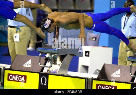 USA Olympia-Goldmedaillengewinner Michael Phelps, auf dem Startspringbrett der Schwimmweltmeisterschaft, in Barcelona 2003. Stockfoto