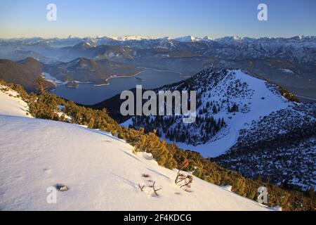 Geographie / Reisen, Deutschland, Bayern, Herzogstand (Peak), Blick vom Herzogstand (Peak), Karwendel, Additional-Rights-Clearance-Info-not-available Stockfoto