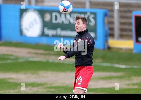 BARROW IN FURNESS, GROSSBRITANNIEN. MÄRZ 20th: Tony Craig von Barrow während des Sky Bet League 2-Spiels zwischen Barrow und Crawley Town in der Holker Street, Barrow-in-Furness am Samstag, 20th. März 2021. (Kredit: Mark Fletcher, Mi News) Kredit: MI Nachrichten & Sport /Alamy Live Nachrichten Stockfoto