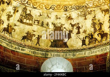 SPANIEN - BASKENLAND - ALAVA. Gacea, mittelalterliche Wandmalereien in der Kirche Apsis Stockfoto