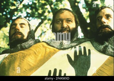 MONTY PYTHON AND THE HOLY GRAL (1975), REGIE: TERRY GILLIAM UND TERRY JONES. Kredit: PYTHON ABBILDUNGEN/EMI / Album Stockfoto