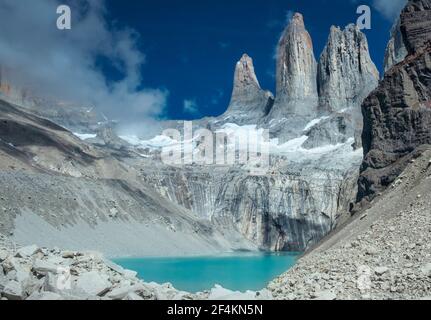 Die Torres del Paine (Tower Paine) Granitgipfel, Gletscher & See im Paine Gebirge, Torres del Paine Nationalpark, Patagonien, Chile Stockfoto