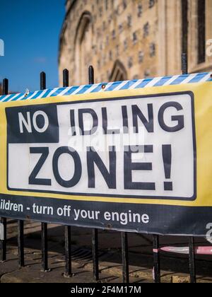 No Idling Zone Sign, No Idling, Henley-On-Thames, Oxford, Oxfordshire, England, Großbritannien, GB. Stockfoto