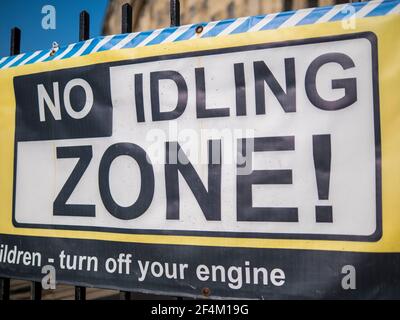 No Idling Zone Sign, No Idling, Henley-On-Thames, Oxford, Oxfordshire, England, Großbritannien, GB. Stockfoto