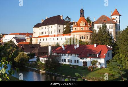 Schloss Schloss Palast und die Stadt Jindrichuv Hradec Nachmittag oder am frühen Abend Blick, Südböhmen, Tschechische republik Stockfoto