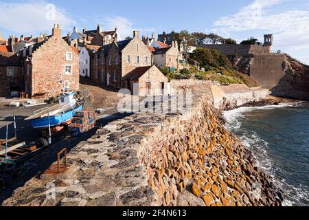 Morgenlicht auf den Hafen in dem kleinen Fischerdorf Dorf Crail in der East Neuk of Fife, Schottland, Vereinigtes Königreich Stockfoto