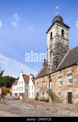 Das Stadthaus auf dem Platz in Royal Burgh von Culross, Fife, Schottland, Vereinigtes Königreich Stockfoto