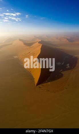 Luftaufnahme einer Düne in namibia Stockfoto