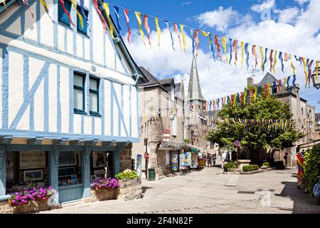 Alte Fachwerkhäuser in der mittelalterlichen ummauerten Stadt Guerande, Loire-Atlantique, Frankreich Stockfoto