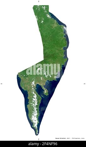 Davao Oriental, Provinz Philippinen. Sentinel-2 Satellitenbilder. Form isoliert auf weißem Volumenkörper. Beschreibung, Lage der Hauptstadt. Enthält m Stockfoto