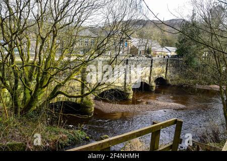 Aquädukt am Rochdale Canal über River Calder, Black Pit Lock, Rochdale Canal, Hebden Bridge, Calderdale, West Yorkshire Stockfoto