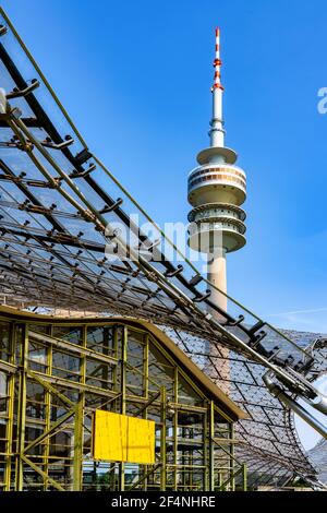 Stadionturm des Olympiaparks in München Stockfoto