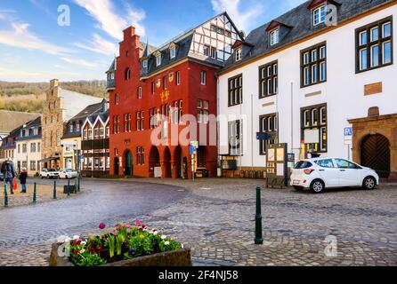 Stadtbild mit Rathaus in Bad Münstereifel, Deutschland Stockfoto