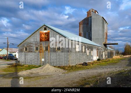 Northrup King Seeds Metalllager in Snohomish County Washington, ehemals das Silvana Getreidegebäude Stockfoto