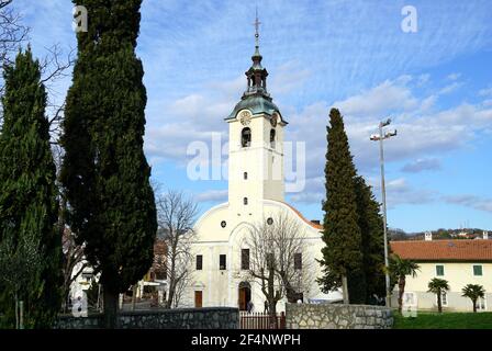 Luftaufnahme zum Heiligtum unserer Lieben Frau im Trsat berühmter Pilgirmate mit der Kirche unserer Lieben Frau von Trsat Sanctuary, dem ältesten Heiligtum, das dem Vir gewidmet ist Stockfoto