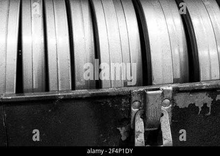 Kanister für antike Filme - Kanister für antike Filme aus dem Jahr 1920s Oder 1930s Stockfoto