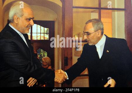 Schweiz: Die iranische Botschafterin in Bern Alireza Salari lud den iranischen Außenminister Mohammed Dschawad Sarif und viele Diplomaten aus aller Zeit ein Stockfoto