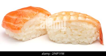 Sushi nigiri auf weißem Hintergrund Stockfoto