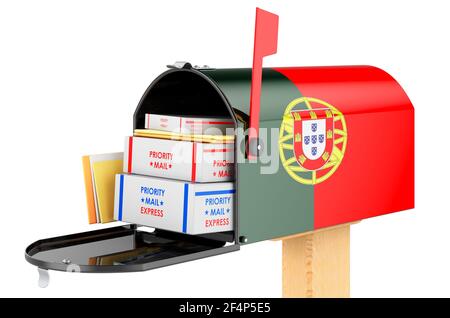 Briefkasten mit portugiesischer Flagge mit Päckchen, Umschläge innen. Versand in Portugal, Konzept. 3D Rendering isoliert auf weißem Hintergrund Stockfoto
