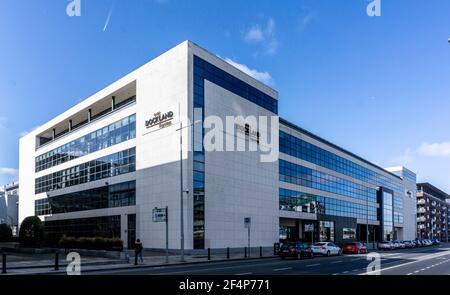 One Dockland Central in Guild Street, Dublin, Irland. Es ist ein Bürogeschäftszentrum und Teil des Hibernia Rit Immobilienportfolios. Stockfoto