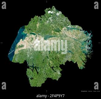 Ostergotland, Grafschaft Schweden. Sentinel-2 Satellitenbilder. Form isoliert auf schwarz. Beschreibung, Lage der Hauptstadt. Enthält modifizierte Coperni Stockfoto