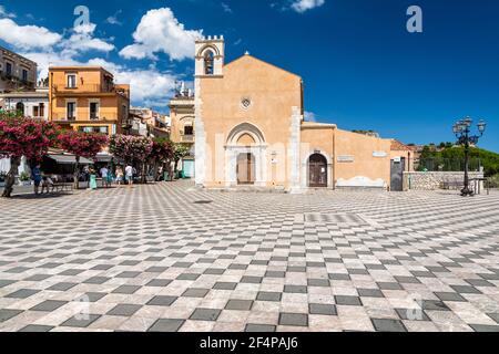 Kirche des heiligen Augustinus am 9th. April Platz, Taormina, Italien Stockfoto