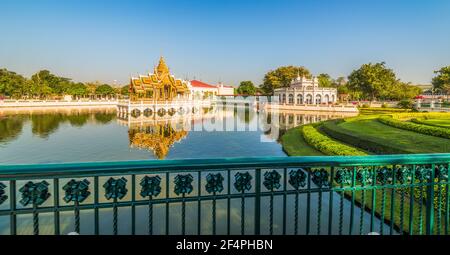 Royal Summer Palace oder Bang Pa-in auf einem See in der Nähe von Bangkok, Ayutthaya Provinz, Thailand Stockfoto