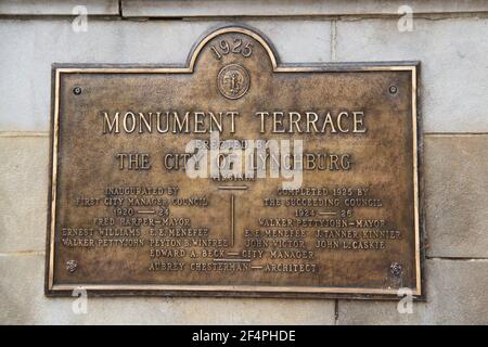 Informationstafel vor der Monument Terrace in Lynchburg, VA, USA. Stockfoto