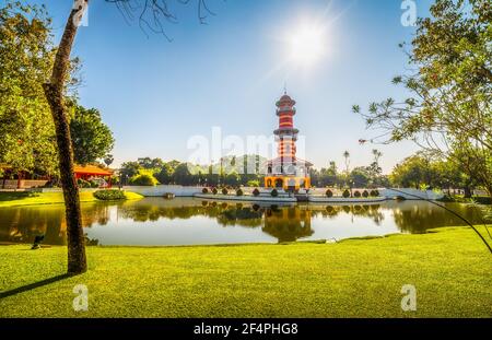 Tower Withun Thasana oder The Sage Lookout in Bang Pa-in Royal Palace oder der Sommerpalast in Ayutthaya Provinz, Thailand Stockfoto