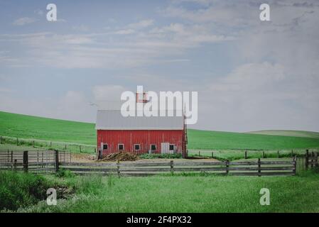 Red Barn Landscape - Whitman County, Washington. Stockfoto