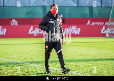 Warschau, Polen. März 2021, 22nd. Jakub Kwiatkowski Medienbeauftragter des Polnischen Fußballverbandes gesehen während der ersten offiziellen Trainingseinheit der polnischen Fußballnationalmannschaft im Jahr 2021. (Foto von Mikolaj Barbanell/SOPA Images/Sipa USA) Quelle: SIPA USA/Alamy Live News Stockfoto