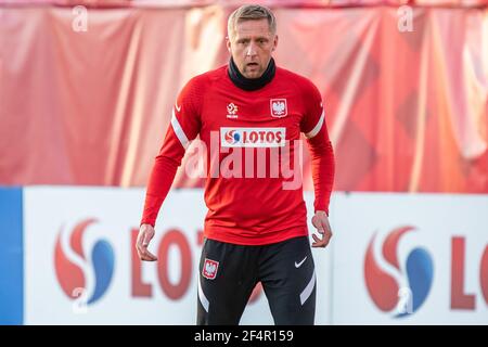 Warschau, Polen. März 2021, 22nd. Kamil Glik von Polen in Aktion gesehen während der ersten offiziellen Trainingseinheit der polnischen Fußballnationalmannschaft im Jahr 2021. Kredit: SOPA Images Limited/Alamy Live Nachrichten Stockfoto