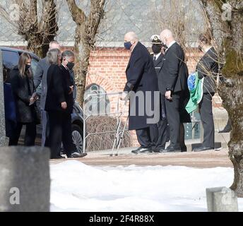 Die Beerdigung von Erling Lorentzen in der Asker Kirche, Norwegen am 22. März 2021, Geschenk von König Harald, Königin Sonja, Kronprinz Haakon, Kronprinzessin Mette-Marit, Prinzessin Martha Louise und Prinzessin Astrid. Foto von Marius Gulliksrud/Stella Pictures/ABACAPRESS.COM Stockfoto