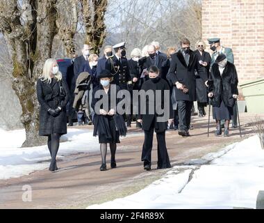 Die Beerdigung von Erling Lorentzen in der Asker Kirche, Norwegen am 22. März 2021, Geschenk von König Harald, Königin Sonja, Kronprinz Haakon, Kronprinzessin Mette-Marit, Prinzessin Martha Louise und Prinzessin Astrid. Foto von Marius Gulliksrud/Stella Pictures/ABACAPRESS.COM Stockfoto