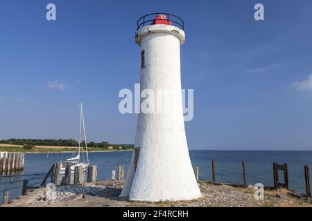 Geographie / Reisen, Dänemark, Syddanmark, Mommark, Leuchtturm am Hafeneingang von Mommark, Insel AS, Syd, Additional-Rights-Clearance-Info-not-available Stockfoto