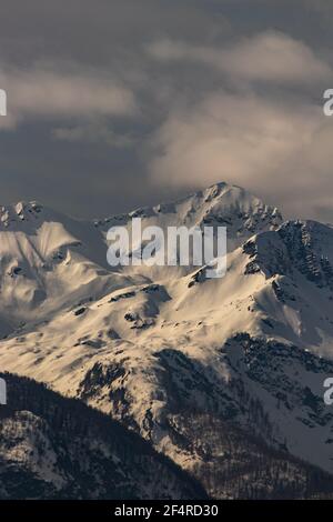 Schwarzer Himmel in den Bergen von Bohinj Stockfoto