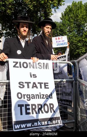 29. Juli 2014 März gegen den Zionismus - orthodoxe Juden protestieren gegen die Bombardements auf Gaza - London, England Stockfoto