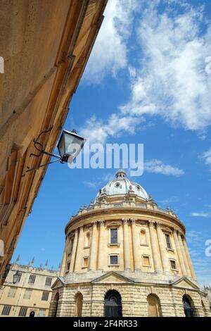 Die Radcliffe Kamera, Oxford University. Architekt: James Gibbs, neoklassischer Stil. Beherbergt die Bodleian Bibliothek