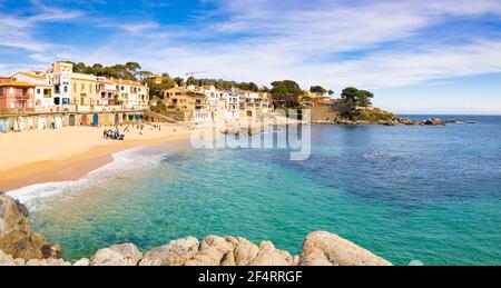 Panoramablick von der Südseite des Laya Candell de Calella de Palafrugell. Katalonien, Spanien Stockfoto