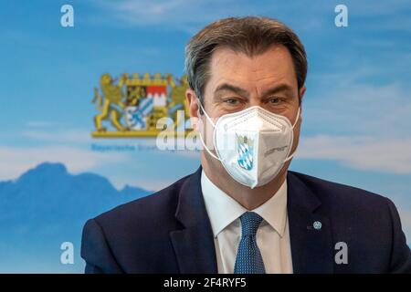München, Deutschland. März 2021, 23rd. Der bayerische Ministerpräsident Markus Söder (CSU) nimmt an der Sitzung des Bayerischen Kabinetts Teil, die als Videokonferenz durchgeführt wird. Kredit: Peter Kneffel/dpa/Alamy Live Nachrichten Stockfoto