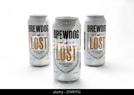 Woodbridge, Suffolk, UK März 10 2021: Neues Brewdog Lost Lagar, das mit Sonnenenergie gebraut wird und das weltweit erste kohlenstoffneutrale Bier ist Stockfoto