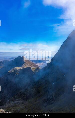 Blick von einer Wanderung zum Gipfel des Snowdon in Nordwales, Großbritannien Stockfoto